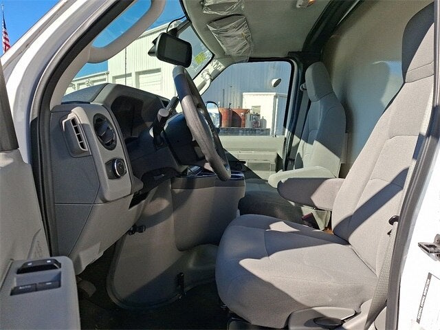 2024 Ford E-450SD 14' BOX TRUCK DRW