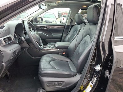 2022 Toyota Highlander Platinum