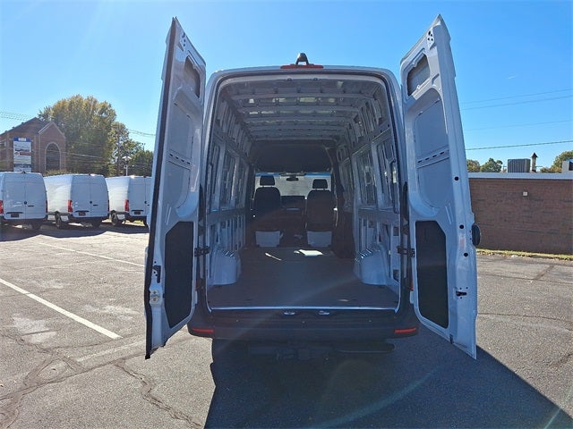 2025 Mercedes-Benz Sprinter 2500 Cargo 170 WB High Roof