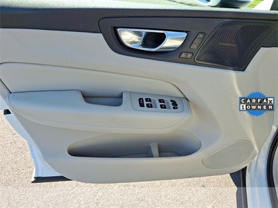 2023 Volvo XC60 B6 Ultimate Bright Theme