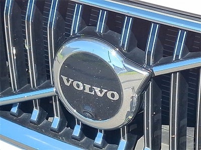 2023 Volvo XC60 B6 Ultimate Bright Theme