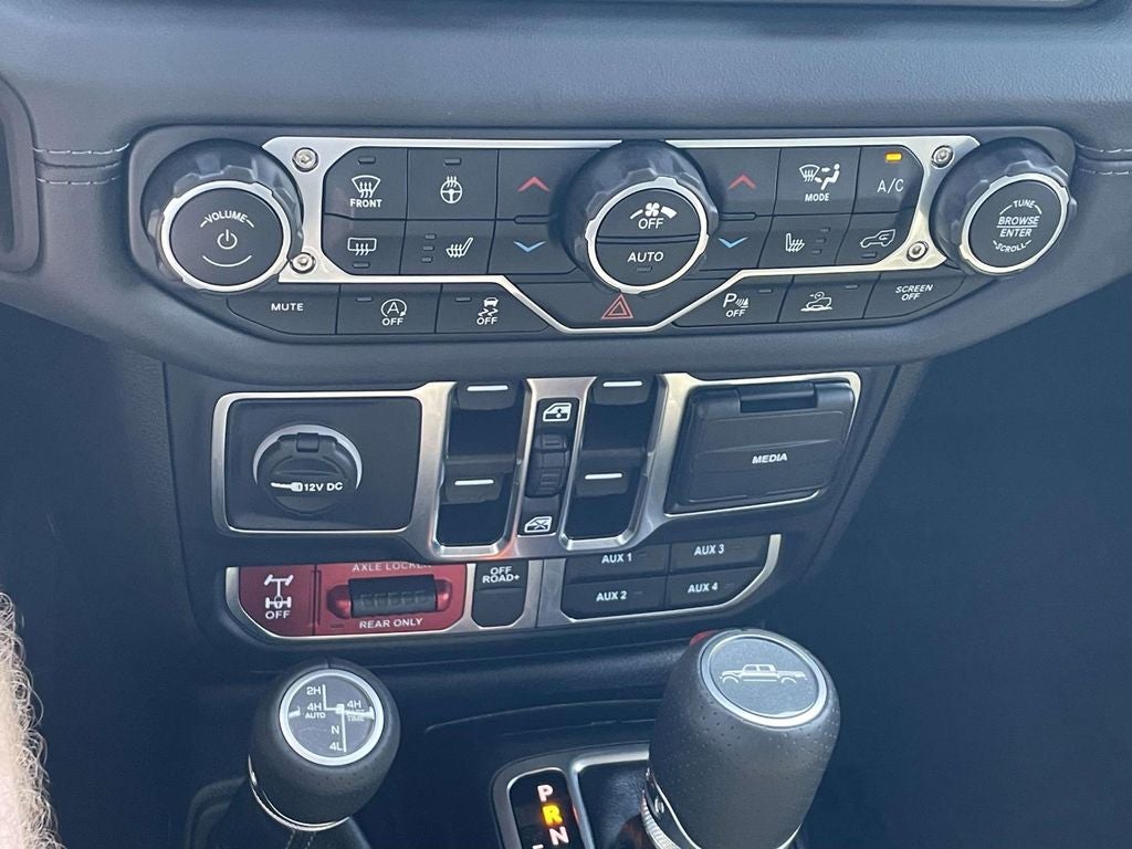 2025 Jeep Gladiator Mojave X