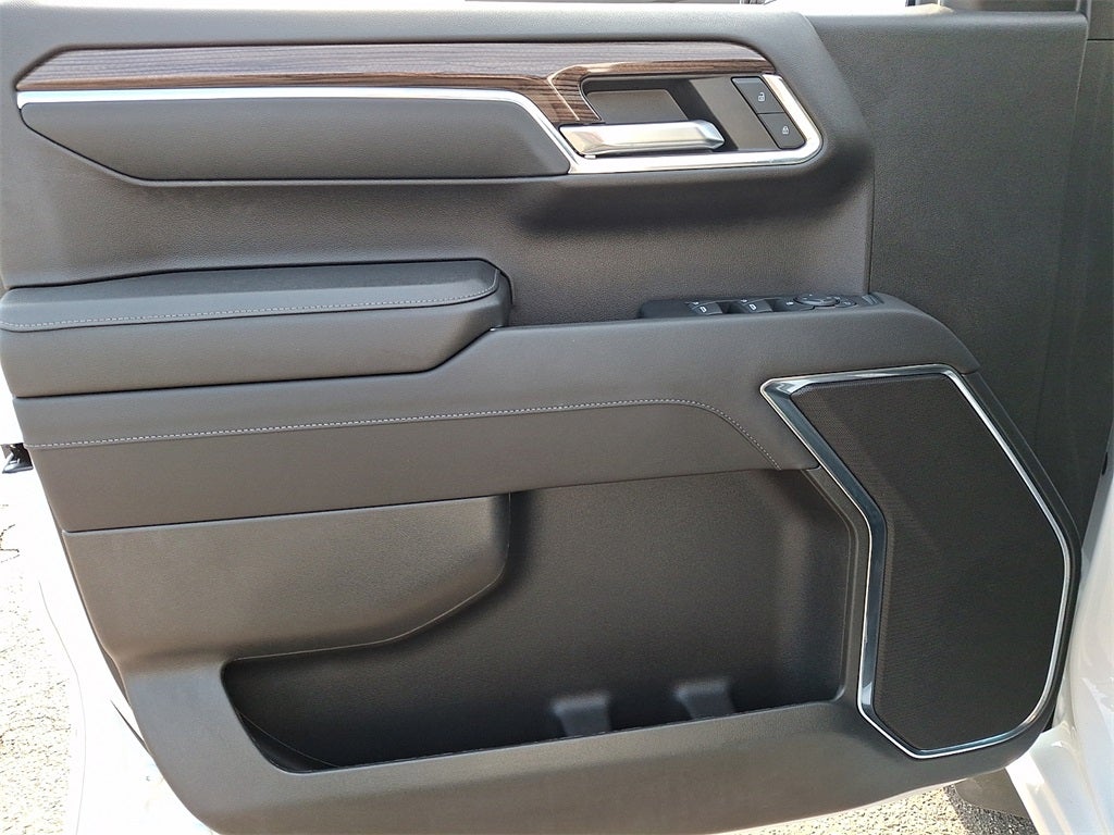 2023 Chevrolet Silverado 1500 4WD Crew Cab Short Bed LT with 2FL