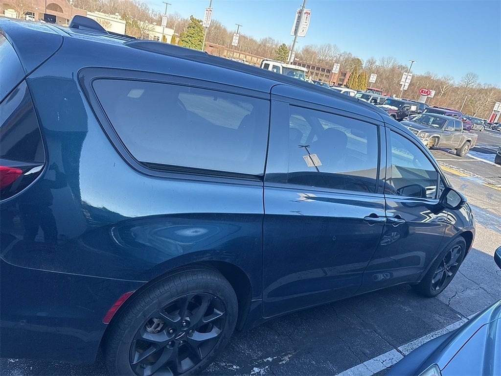2023 Chrysler Pacifica Limited AWD