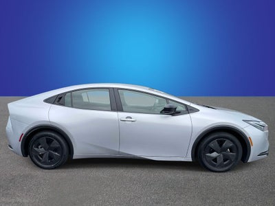 2025 Toyota Prius LE