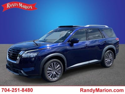 2023 Nissan Pathfinder SL