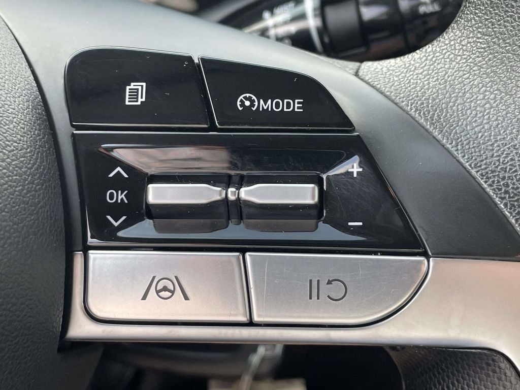 2021 Hyundai Elantra SE