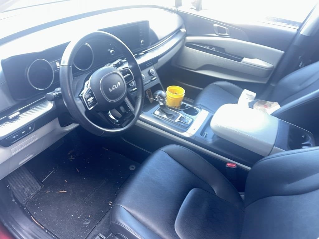 2024 Kia Carnival LX