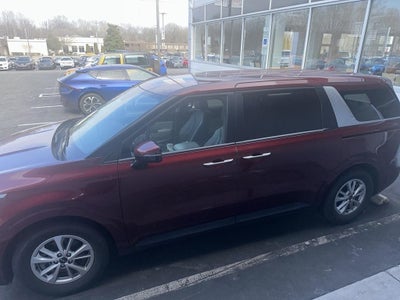 2024 Kia Carnival LX