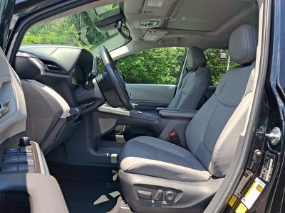 2024 Toyota Sienna XLE 8 Passenger