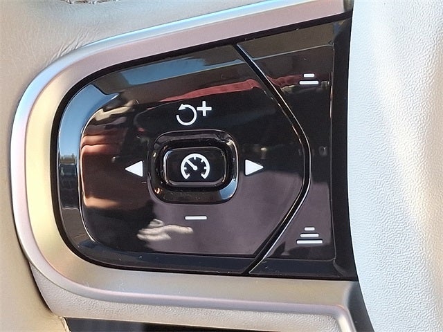 2025 Volvo XC60 B5 Core