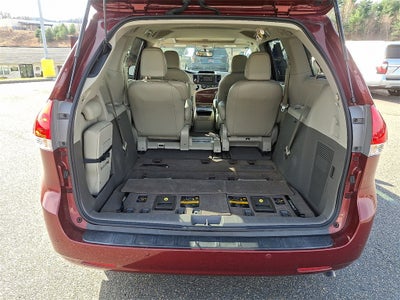 2014 Toyota Sienna XLE 8 Passenger