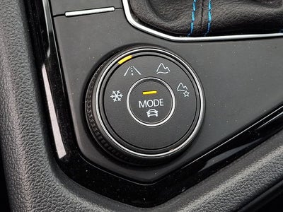 2024 Volkswagen Taos 1.5T SE Black