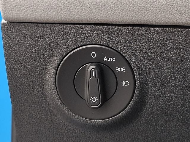 2024 Volkswagen Taos 1.5T SE Black