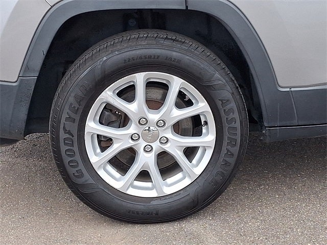 2016 Jeep Cherokee Sport