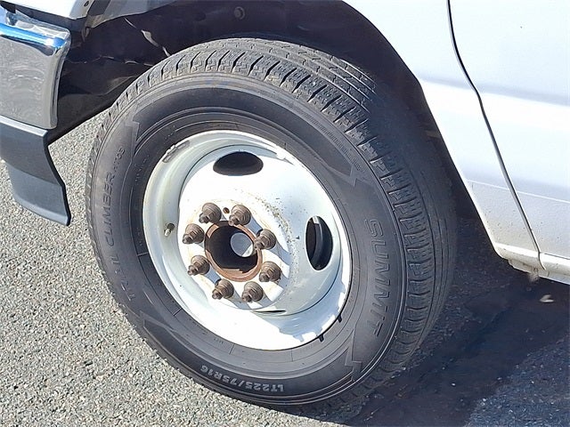 2022 Ford E-350SD Base Cutaway