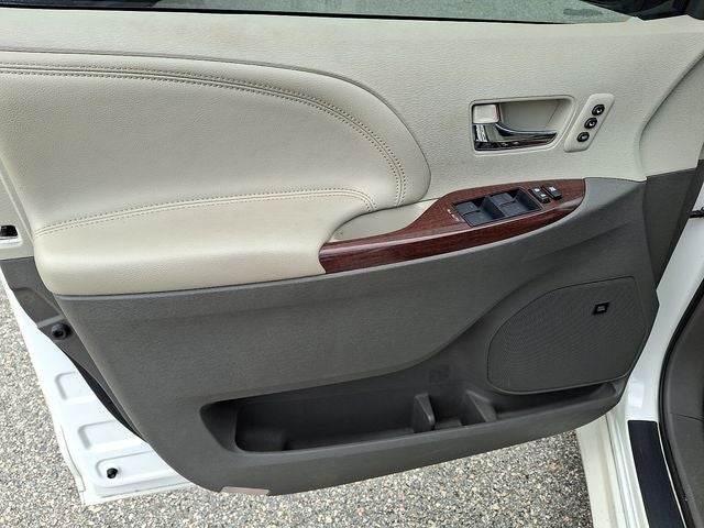 2013 Toyota Sienna Limited 7 Passenger