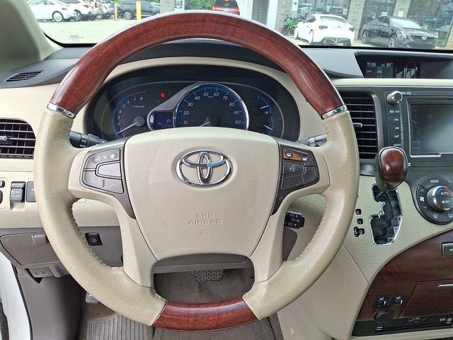 2013 Toyota Sienna Limited 7 Passenger