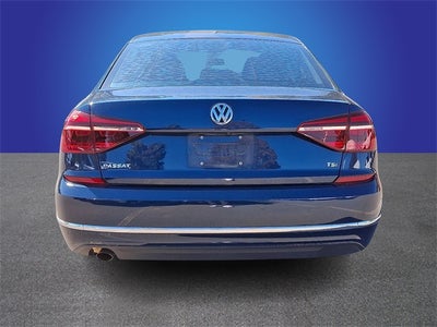 2018 Volkswagen Passat 2.0T R-Line