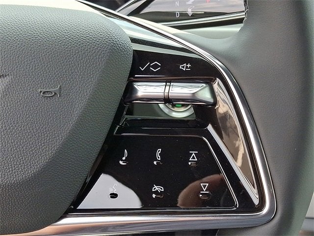 2025 Cadillac LYRIQ Luxury 1