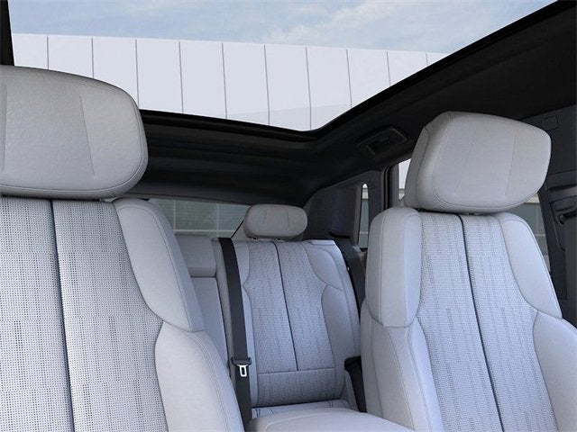 2025 Cadillac LYRIQ Luxury 1