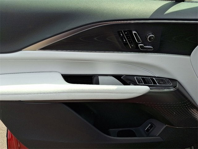 2025 Cadillac LYRIQ Luxury 1