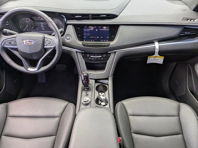 2025 Cadillac XT6 Luxury