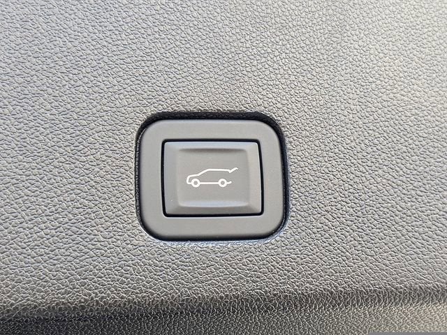 2025 Cadillac XT6 Luxury