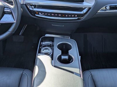 2024 Cadillac LYRIQ Luxury 3