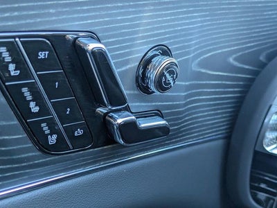 2024 Cadillac LYRIQ Luxury 3