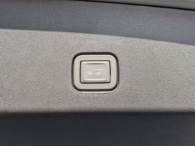 2027 Cadillac OPTIQ Luxury