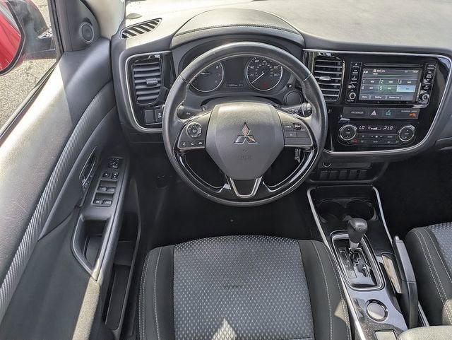 2017 Mitsubishi Outlander ES