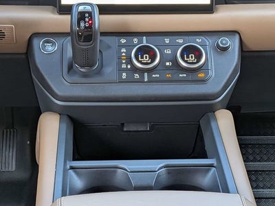 2025 Land Rover Defender X-Dynamic SE