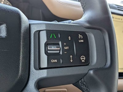 2025 Land Rover Defender X-Dynamic SE