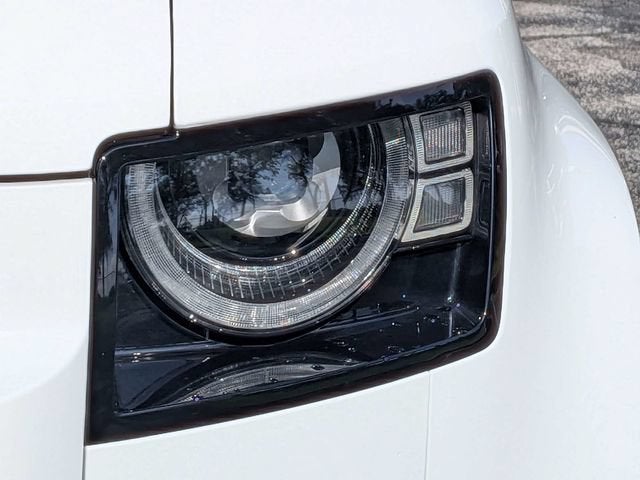 2025 Land Rover Defender X-Dynamic SE