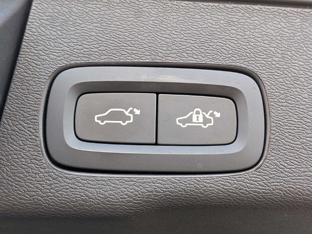 2026 Volvo XC60 Plug-In Hybrid Ultra