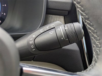 2023 Volvo XC40 Plus Dark Theme