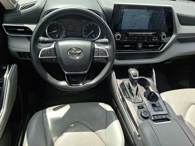 2022 Toyota Highlander Platinum