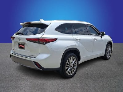 2022 Toyota Highlander Platinum