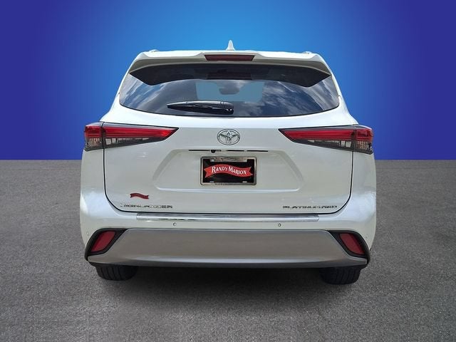 2022 Toyota Highlander Platinum