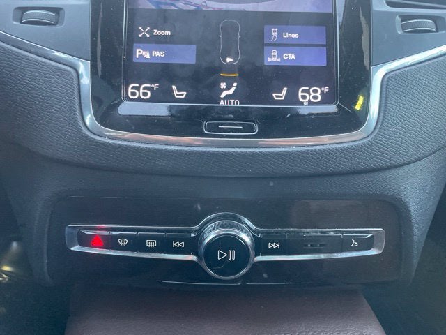 2019 Volvo XC90 Momentum
