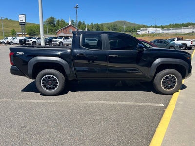 2024 Toyota Tacoma 4WD SR5
