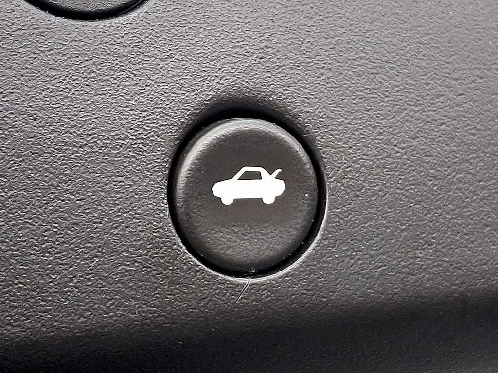 2009 Saturn Sky Base