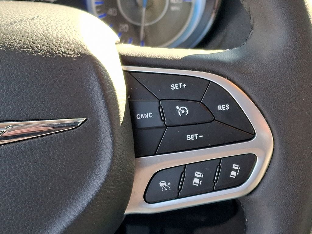 2023 Chrysler 300 Touring