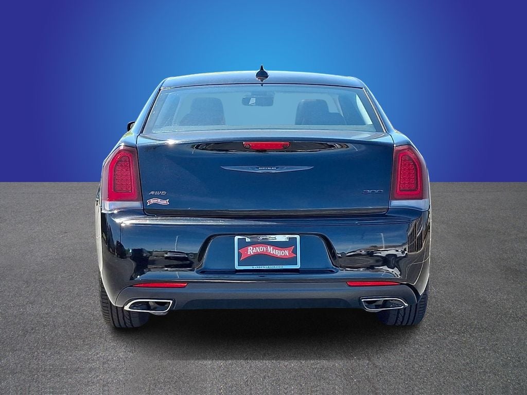 2023 Chrysler 300 Touring