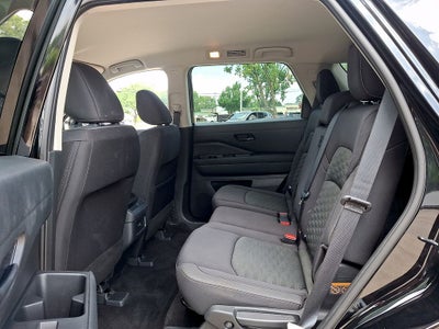 2024 Nissan Pathfinder S