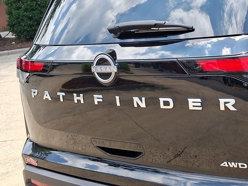 2024 Nissan Pathfinder S