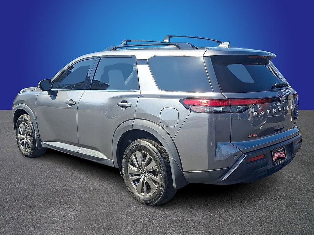 2022 Nissan Pathfinder SV