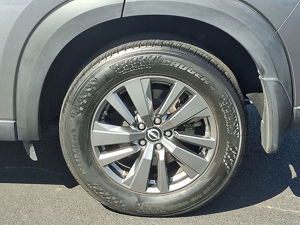 2022 Nissan Pathfinder SV