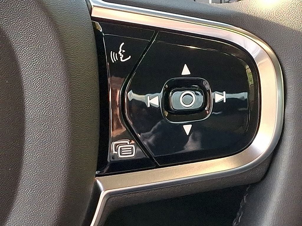 2024 Volvo S60 B5 Plus Dark Theme